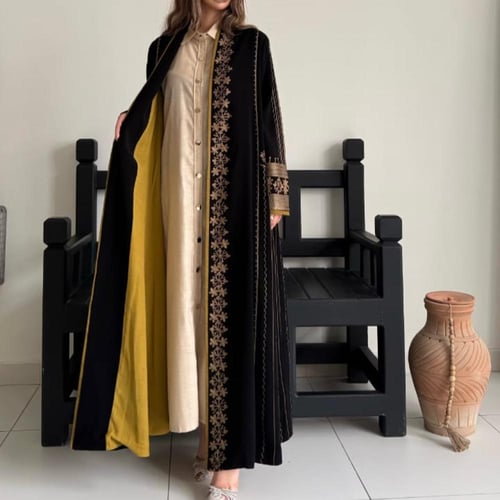 عباية سوداء بنقش جنوبي واطراف زيتي