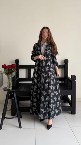 عباية بين الاسود والرمادي مشجرة بالكامل