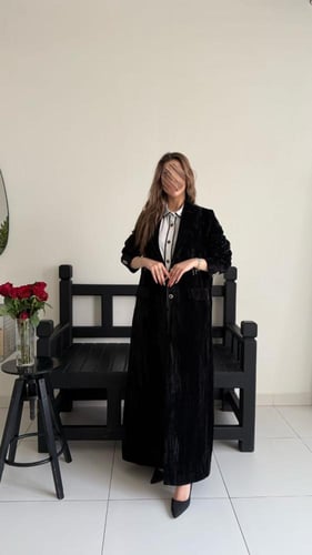 بليزر مخمل اسود مكسر بازارير ذهبي واسود