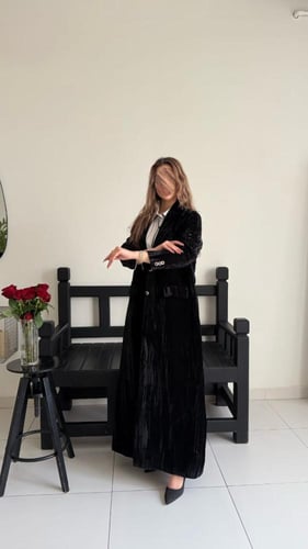 بليزر مخمل اسود مكسر بازارير ذهبي واسود