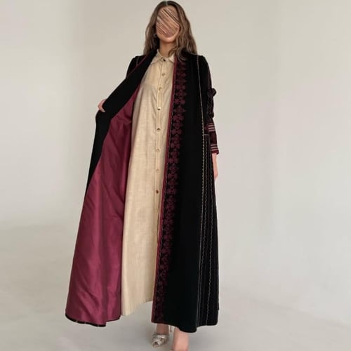 عباية سوداء بنقش جنوبي واطراف عودي