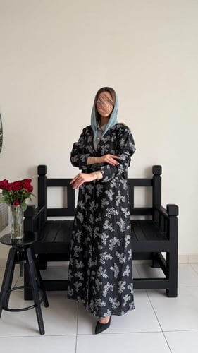 عباية بين الاسود والرمادي مشجرة بالكامل