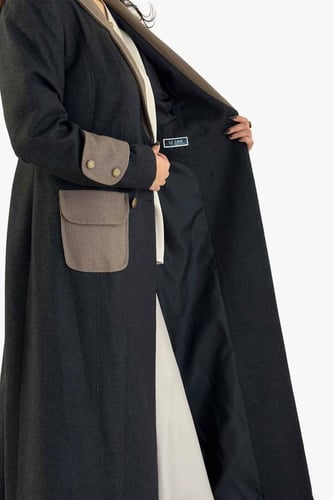 بليزر رسمي- رمادي غامق مزين بتدخيلات جملي