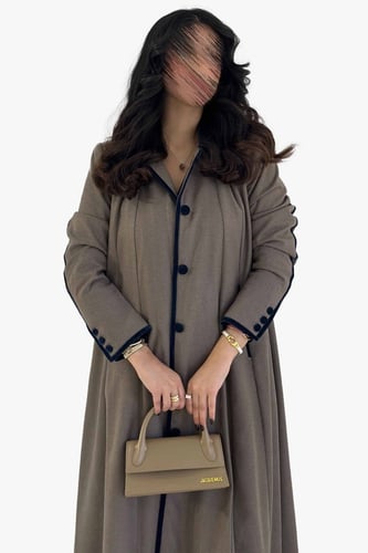 عباية كلوش عملية - جملي غامق بحواف تركواز