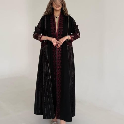 عباية سوداء بنقش جنوبي واطراف عودي