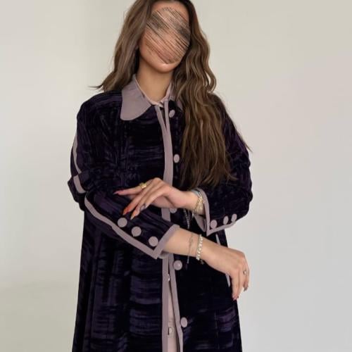 عباية مخمل مكسر موف غامق بأطراف وردي