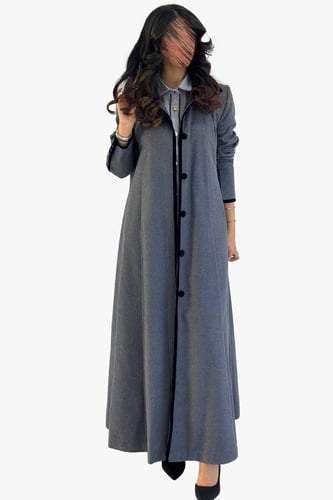 عباية كلوش عملية - رمادي فاتح بحواف كحلي غامق