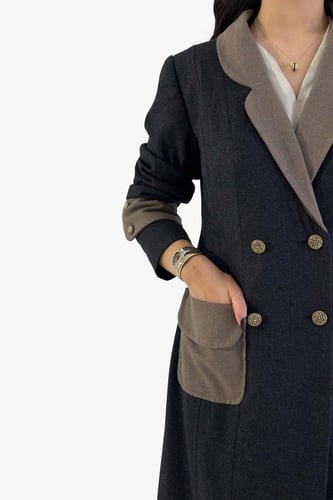 بليزر رسمي- رمادي غامق مزين بتدخيلات جملي