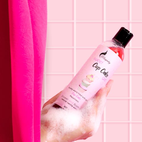 شاور جل برائحة الكب كيك