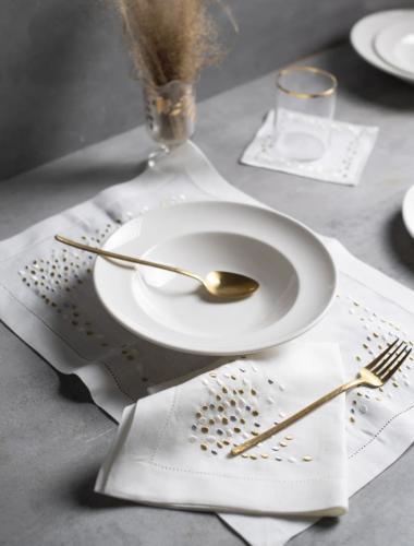 أطقم مائدة منقطة (Napkin- Placemat-Small Napkins)