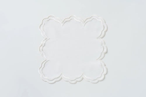 مناديل بتطريز أبيض للأطراف ( Napkins)