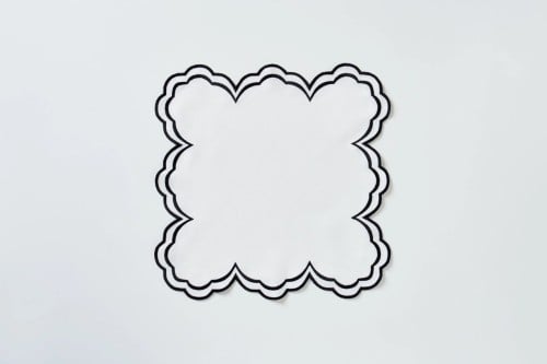 مناديل بتطريز أسود للأطراف (Napkin)