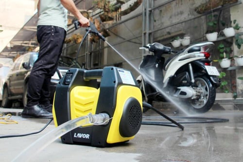 مضخة غسيل سيارات 105 بار محرك بدون فحمات LAVOR