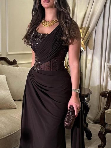 فستان سهرة بني بلمعة كورسيه وتصميم منسدل