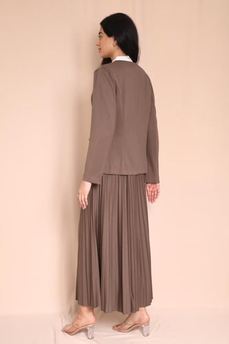 طقم نسائي تنورة ميدي مكسر