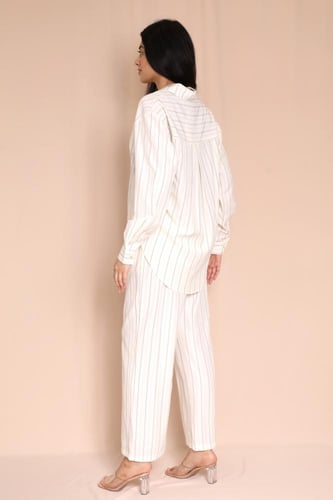 طقم نسائي 3 قطع بقميص مخطط وبنطلون