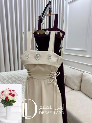 جمبسوت نسائي بيج بتصميم كورسيه وتطريز