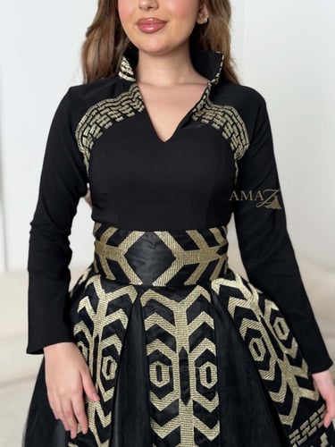 جلابيه اسود مطرز بذهبي