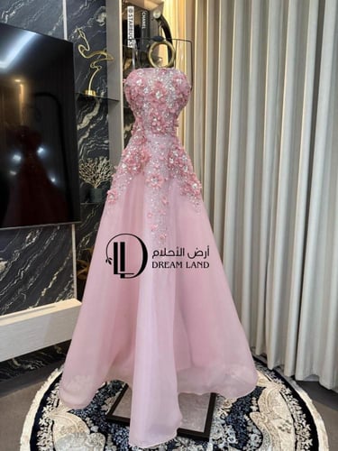 فستان سهرة حالم بوردات ناعمة