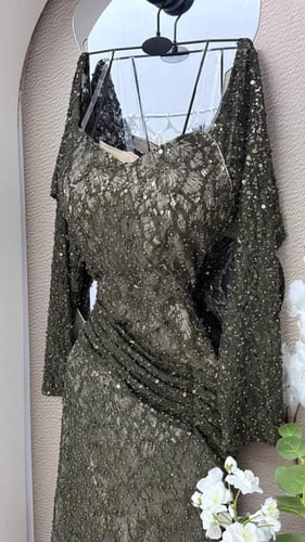 فستان الزمرد اللامع