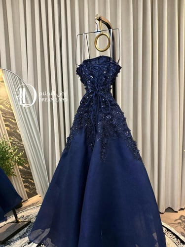 فستان سهرة حالم بوردات ناعمة