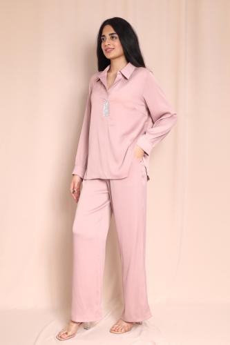 طقم نسائي بنطلون