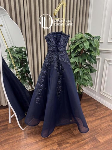 فستان سهرة كحلي بقصة أميرات