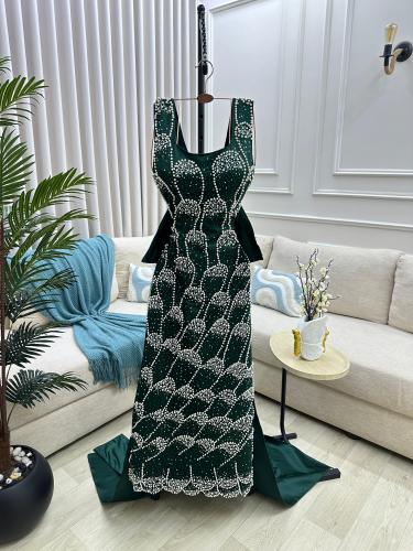 فستان سهرة أخضر بتطريز كريستالي فاخر