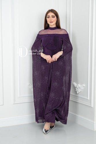 فستان سهرة بنفسجي بلمعة وذيل كيب