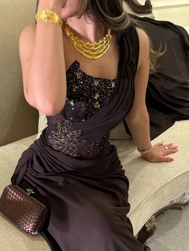 فستان سهرة بني بلمعة كورسيه وتصميم منسدل