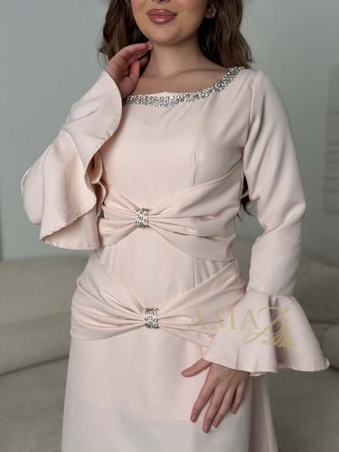 جلابيه اسود مطرز بذهبي