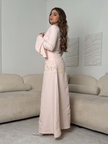 جلابيه اسود مطرز بذهبي