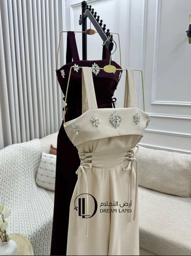 جمبسوت نسائي بيج بتصميم كورسيه وتطريز