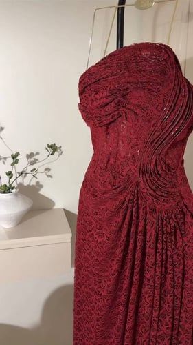 فستان دانتيل بقصه راقيه