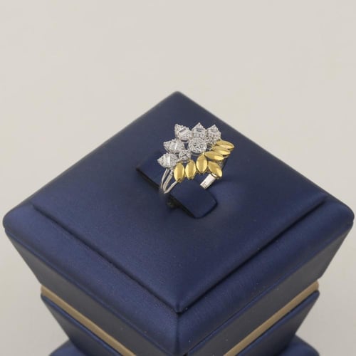 طقم ذهب ابيض بلمسات ذهبية تصميم الماس - عيار 18