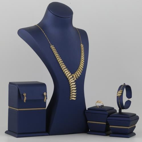 طقم ذهب هندسي مموج ملفت لماع - عيار 21