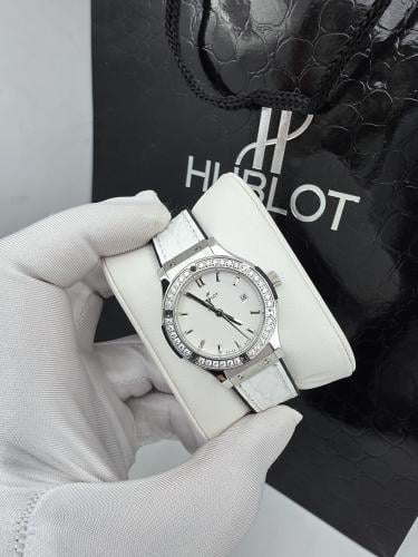 هوبلت نسائية ابيض