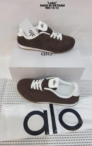 حذاء نسائي alo