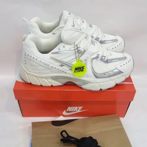 حذاء رياضي رجالي نايكP7000