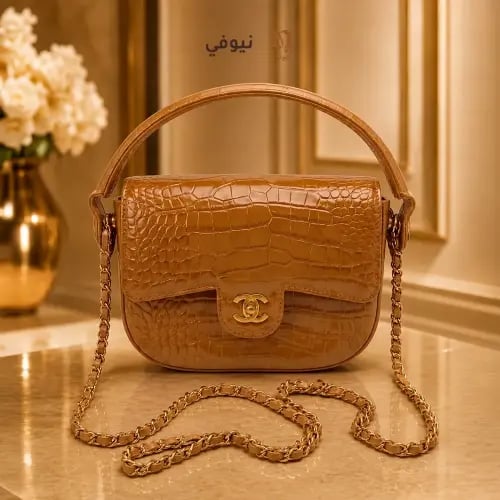 شنطة شانيل CHANEL نسائية بنية | تصميم أنيق وحجم عم...