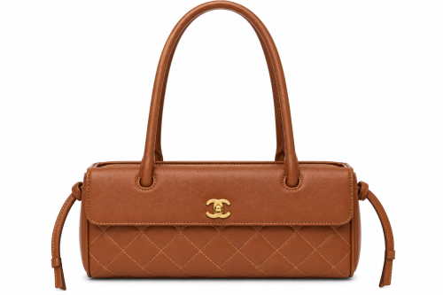 شنطة نسائيةCHANEL جلدية مبطنة بتصميم أنيق