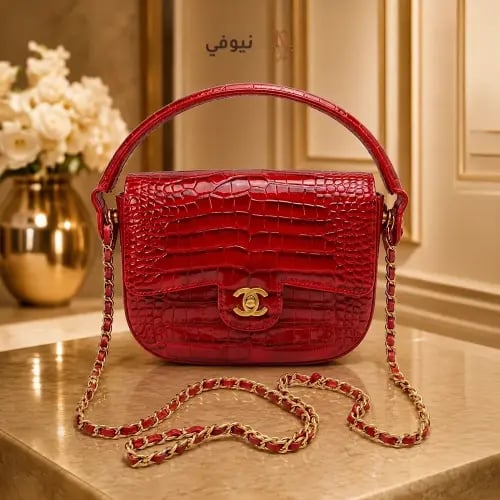 شنطة شانيل CHANEL نسائية حمراء | جلد بتصميم أنيق