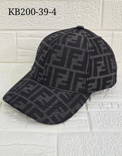 كاب أنيق بشعار FENDI