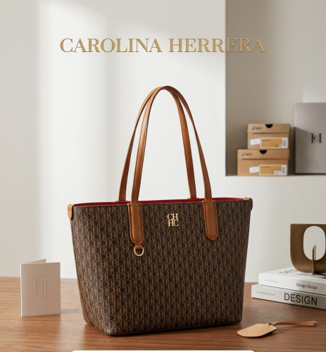 شنطة نسائية فاخرة مستوحاه من CAROLINA HERRERA