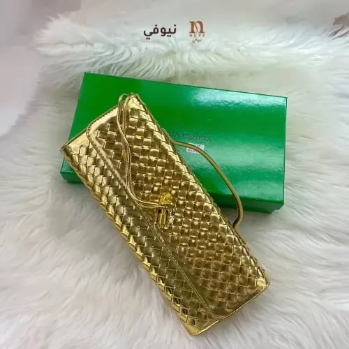 شنطة بوتيغا فينيتا ذهبي نسائية | تصميم فاخر بلمسة...
