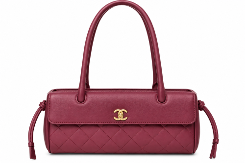 شنطة نسائيةCHANEL جلدية مبطنة بتصميم أنيق