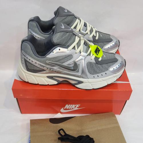 حذاء رياضي رجالي نايكP7000