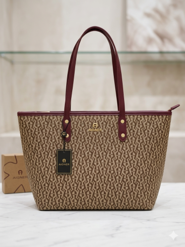 شنطة AIGNER النسائية بتصميم كلاسيكي فاخر – لون بيج...
