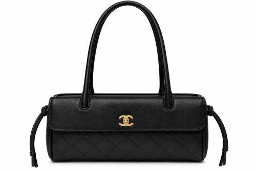 شنطة نسائيةCHANEL جلدية مبطنة بتصميم أنيق