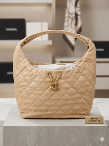شنطة نسائية فاخرة مستوحاه من CHANEL بتصميم مبطن أن...